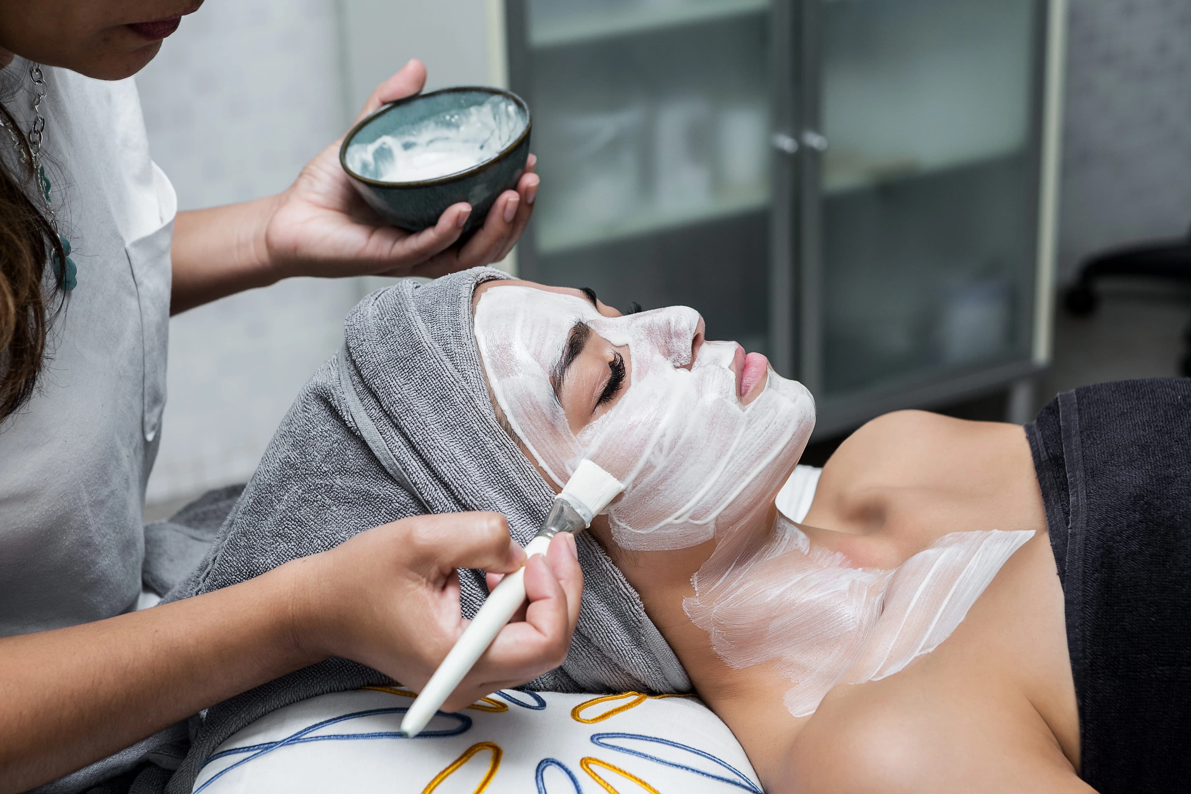 Professionelle Gesichtsbehandlungen bei Onsen Head-Spa & Beauty in Baden