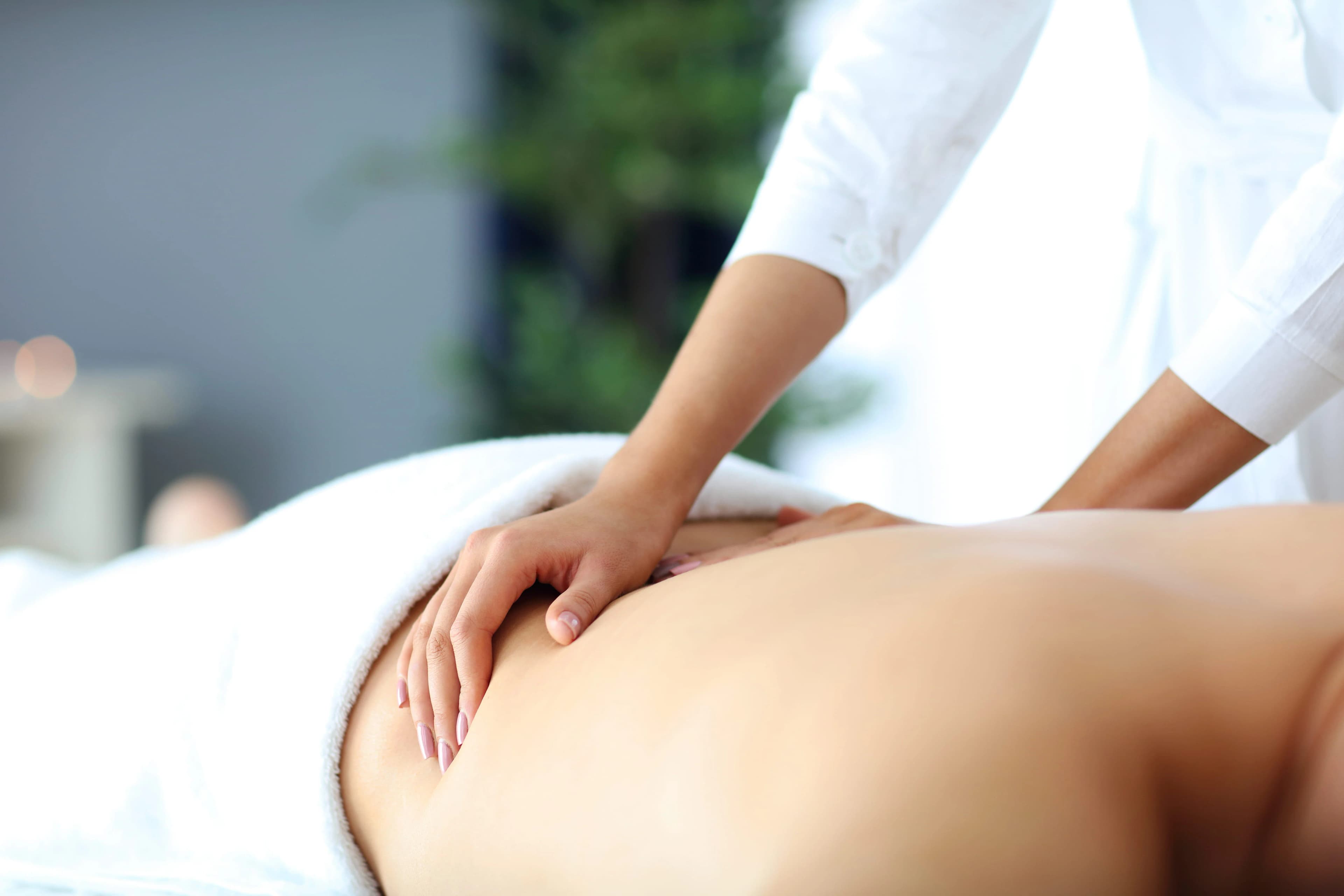 Professionelle Massage bei Onsen Head-Spa & Beauty in Baden